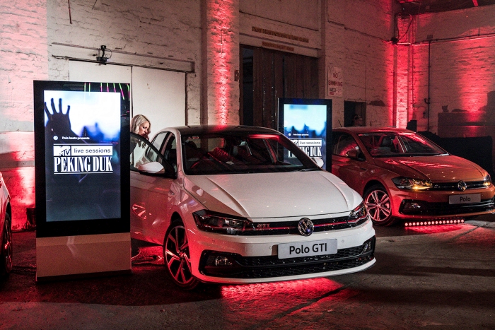Zytronic double-sided interactive display